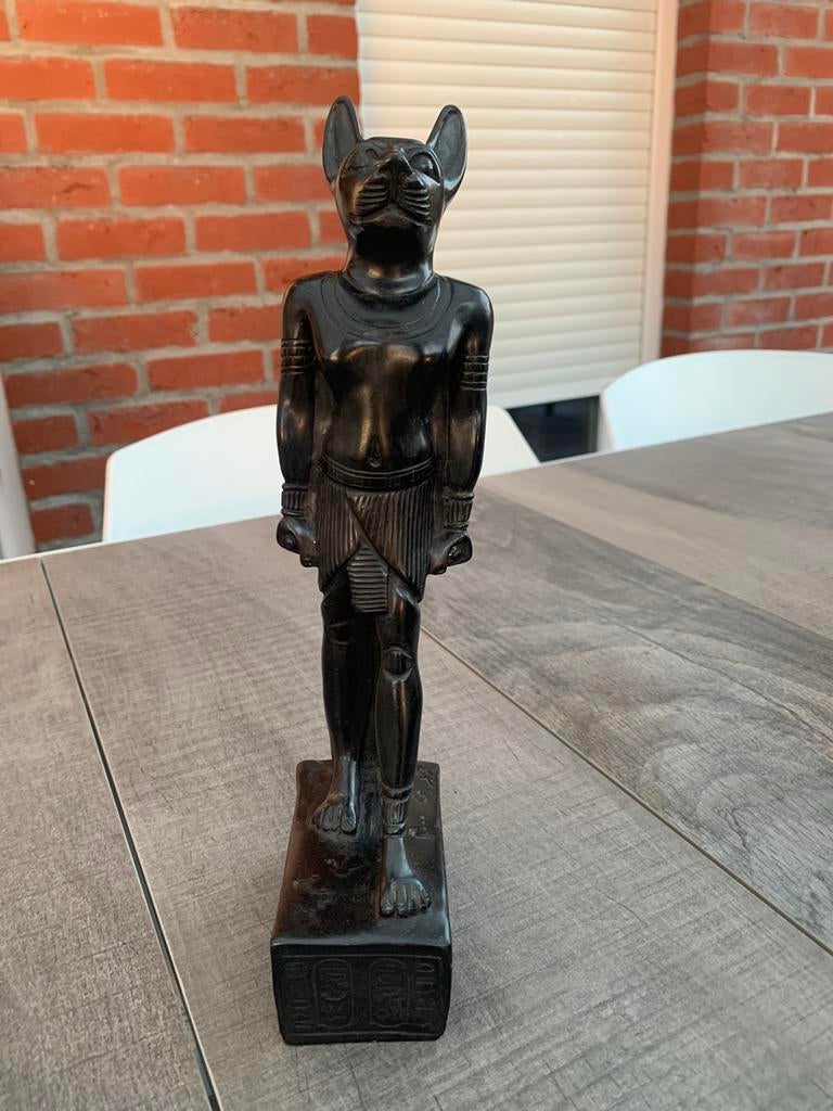 Statue orientale, Enlèvement