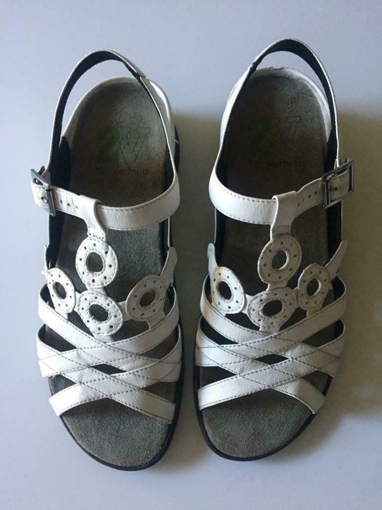 Elegante platte witte 2V by Verhulst sandalen, Enlèvement ou Envoi, Comme neuf, 2V by Verhulst, Blanc