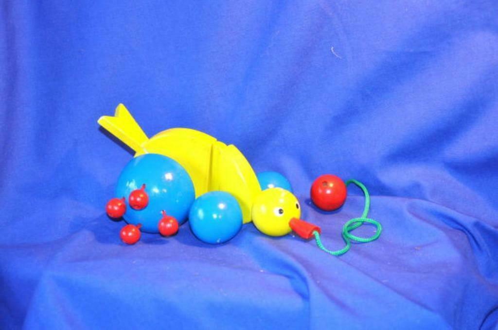§ jouet en bois canard jaune roues bleue, Enlèvement ou Envoi, Utilisé, Jouet à Pousser ou Tirer