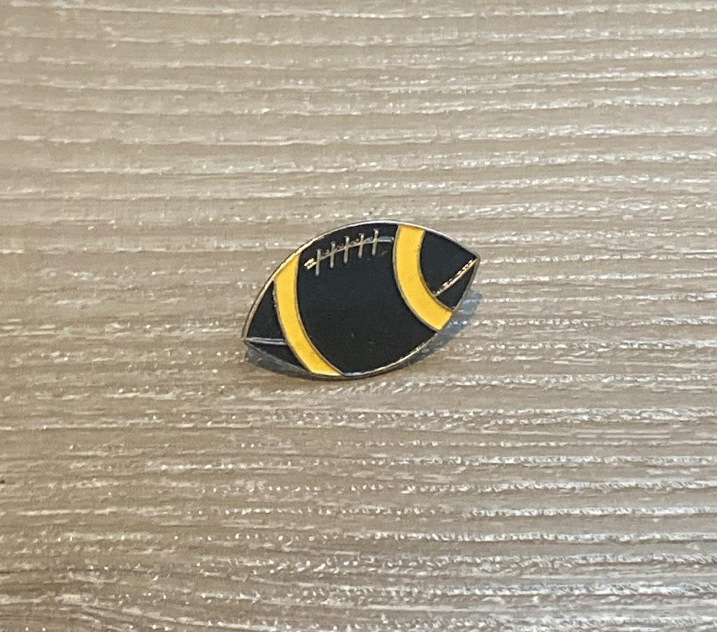 PIN - RUGBY - AMERICAN FOOTBALL, Envoi, Utilisé, Sport, Insigne ou Pin's