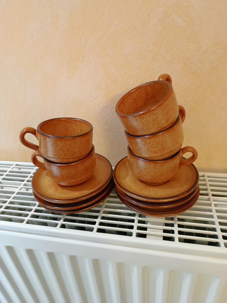 A vendre tasse et sous tasse, Ophalen