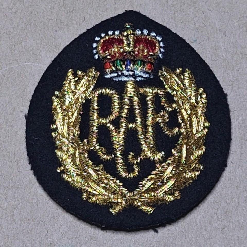 Royal Air Force De RAF Kepi Badge, Ophalen of Verzenden, Luchtmacht, Embleem of Badge