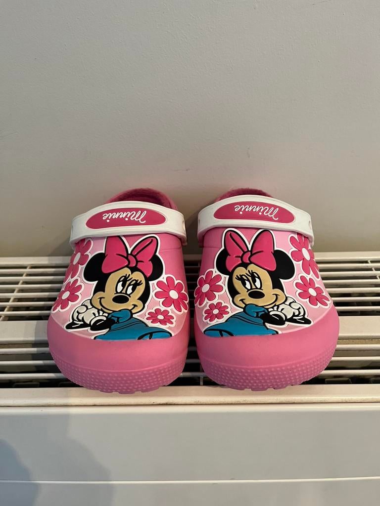 Gevoerde warme Crocs, Minnie Mouse, maat c11 (28/29), Kinderen en Baby's, Kinderkleding | Schoenen en Sokken, Ophalen, Crocs, Meisje