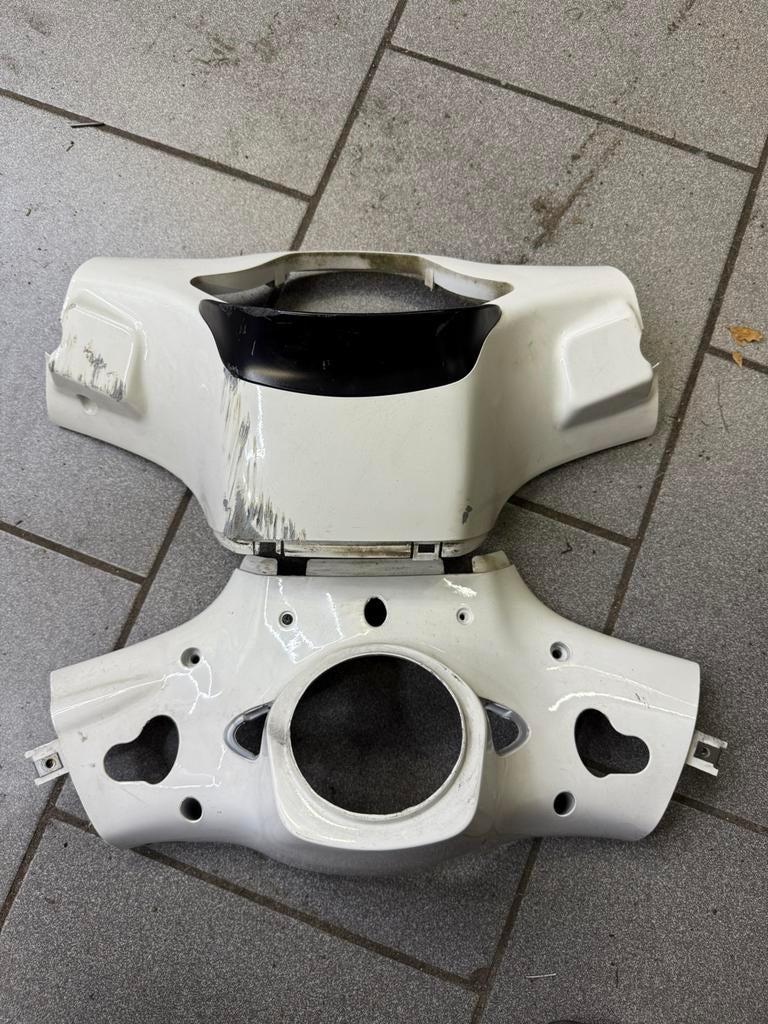 Vespa Sprint stuurkappen compleet., Fietsen en Brommers, Ophalen, Zo goed als nieuw