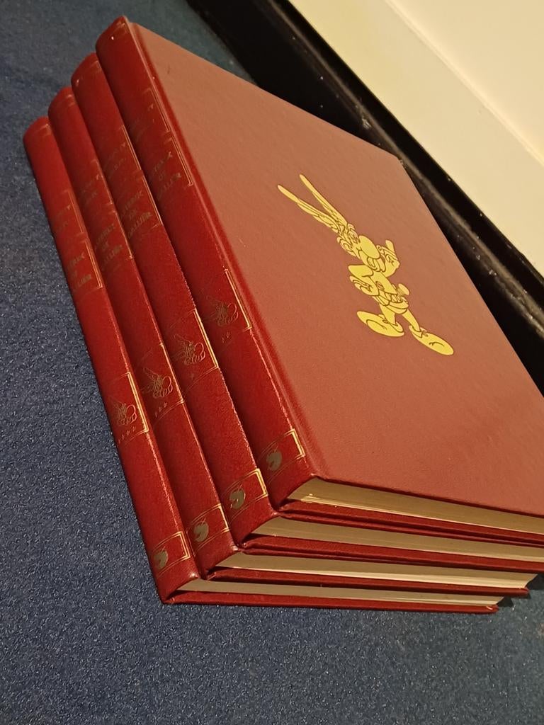 5 dikke hardcover stripboeken Asterix met 22 verhalen, Plusieurs BD, Enlèvement ou Envoi, Comme neuf, Goscinny / Uderzo
