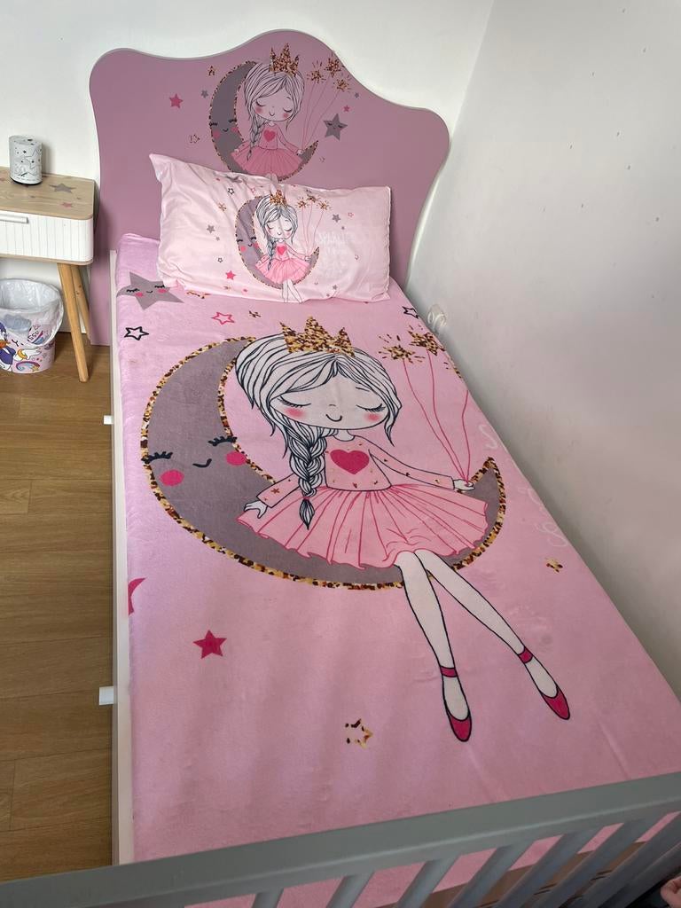 Chambre a coucher pour fille, Enlèvement, Comme neuf, Matelas