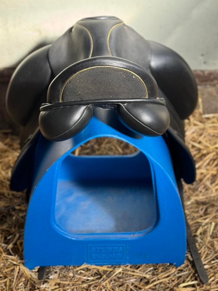 Custom icon coda 17,5inch, Dieren en Toebehoren, Paarden en Pony's | Zadels, Ophalen of Verzenden, Zo goed als nieuw, Dressuur