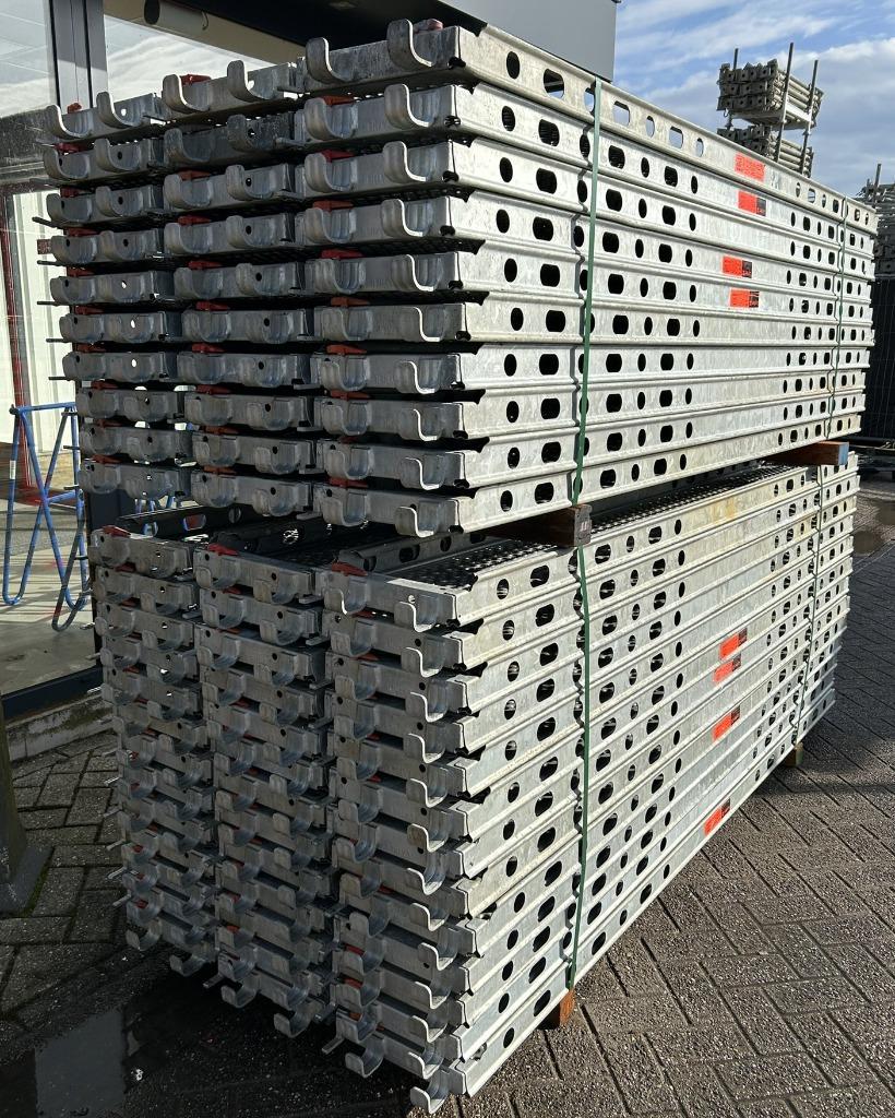 Layher Allround roostervloer/vlonder 2.57x0.32M gebruikt, Ophalen, Zo goed als nieuw