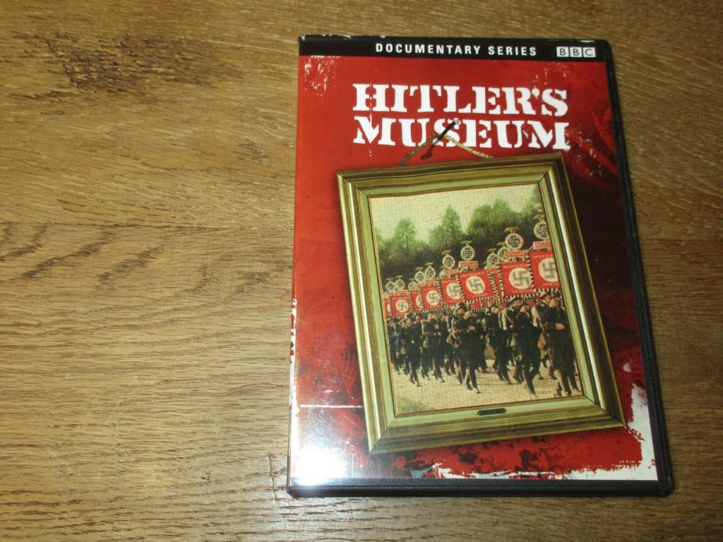 DVD DOCUMENTAIRE ADOLF HITLER HITLER'S MUSEUM, Ophalen of Verzenden, Zo goed als nieuw