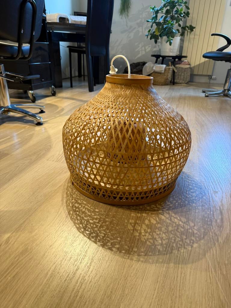 Hanglamp in riet/rotan, Huis en Inrichting, Ophalen, Zo goed als nieuw
