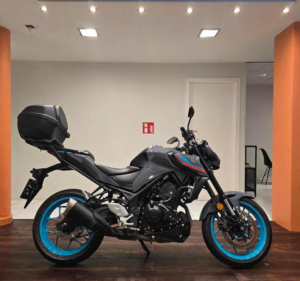 Yamaha MT03**2024**8.467km**Garantie, Motos, Motos | Yamaha, Poignées chauffantes, 300 cm³, Entreprise, 12 à 35 kW