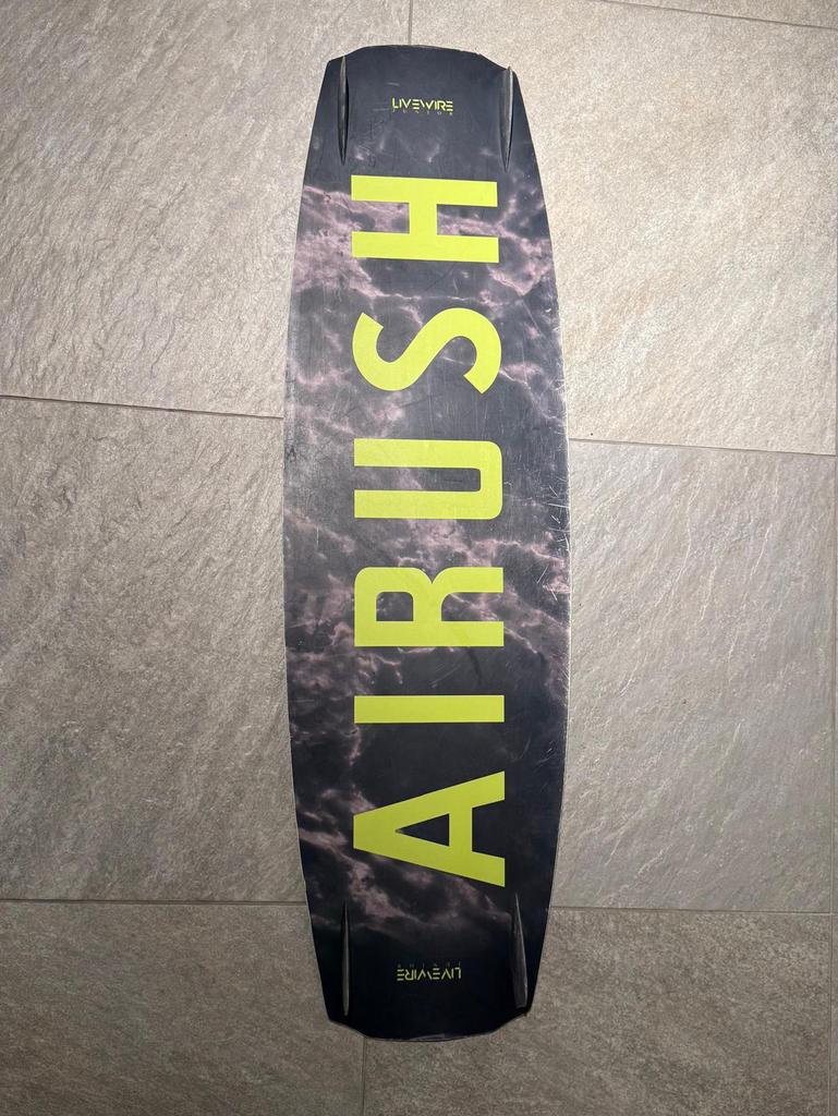 Airush kiteboard, Double astuce, Enlèvement, Utilisé, Planche de kite