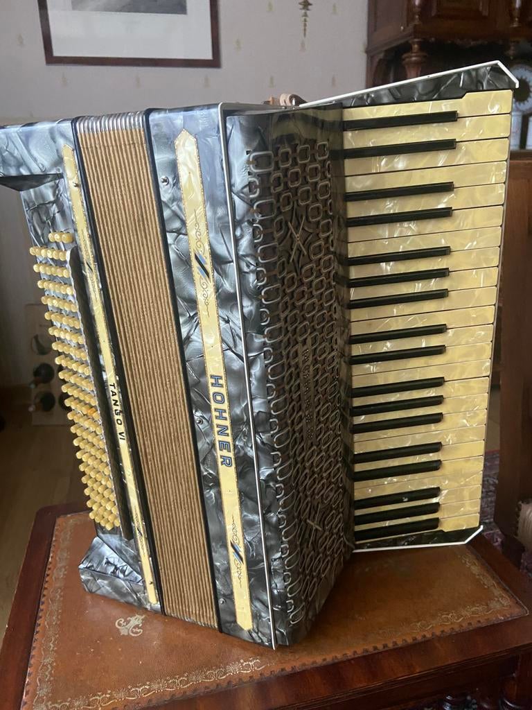 Vintage accordeon HOHNER Tango VI, Muziek en Instrumenten, Ophalen, Gebruikt, Toetsaccordeon, Met koffer
