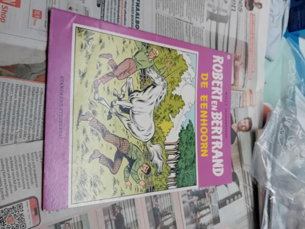 Robert en bertrand de eenhoorn, Ophalen, Willy Vandersteen, Eén stripboek, Zo goed als nieuw