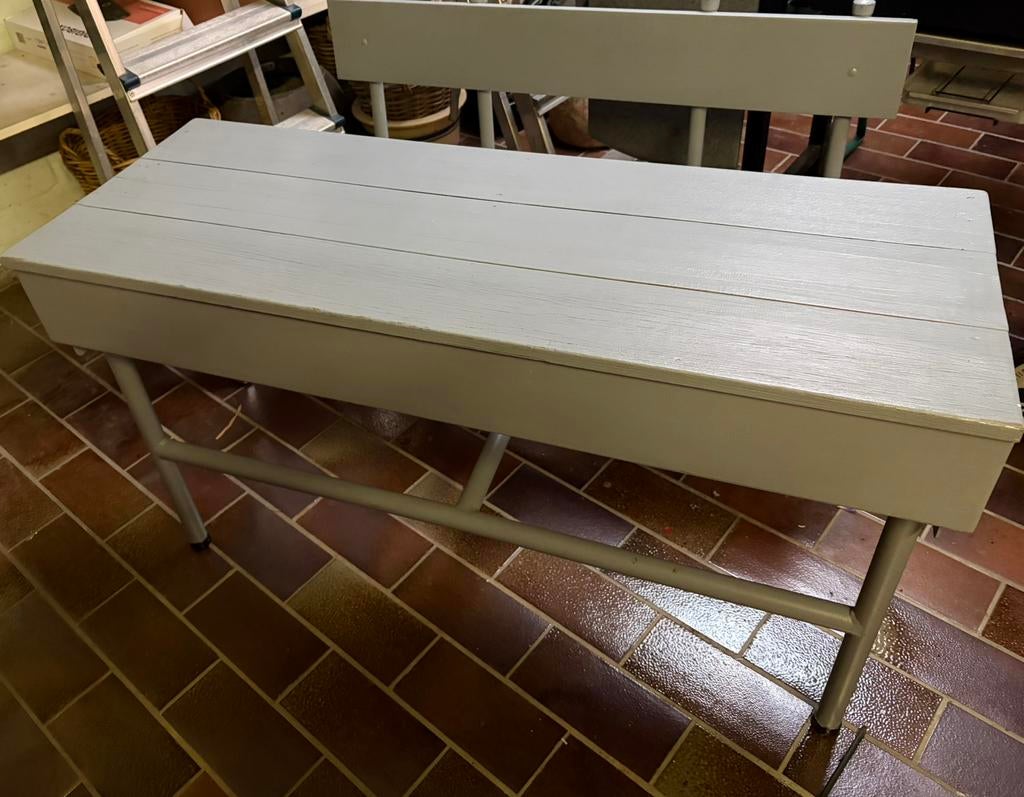 Oude schoolbank voor 2 kinderen grijs geschilderd, Kinderen en Baby's, Ophalen, Zo goed als nieuw
