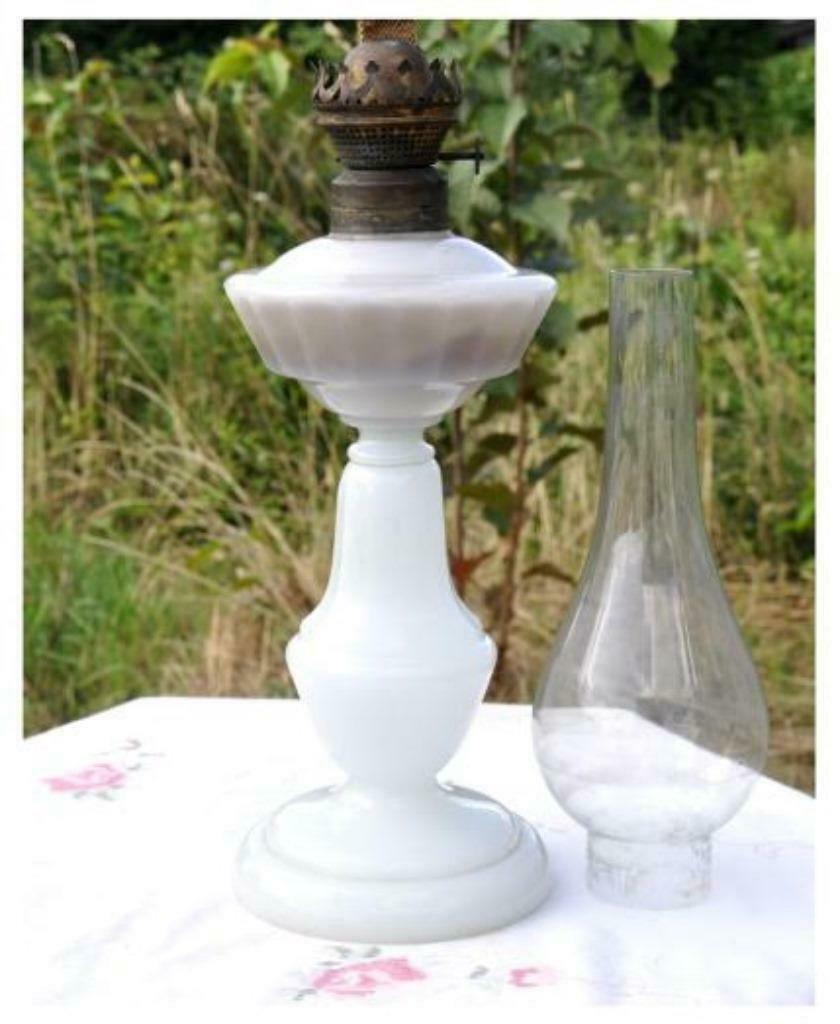 §lampe a petrole opaline a facette, Antiquités & Art, Enlèvement ou Envoi