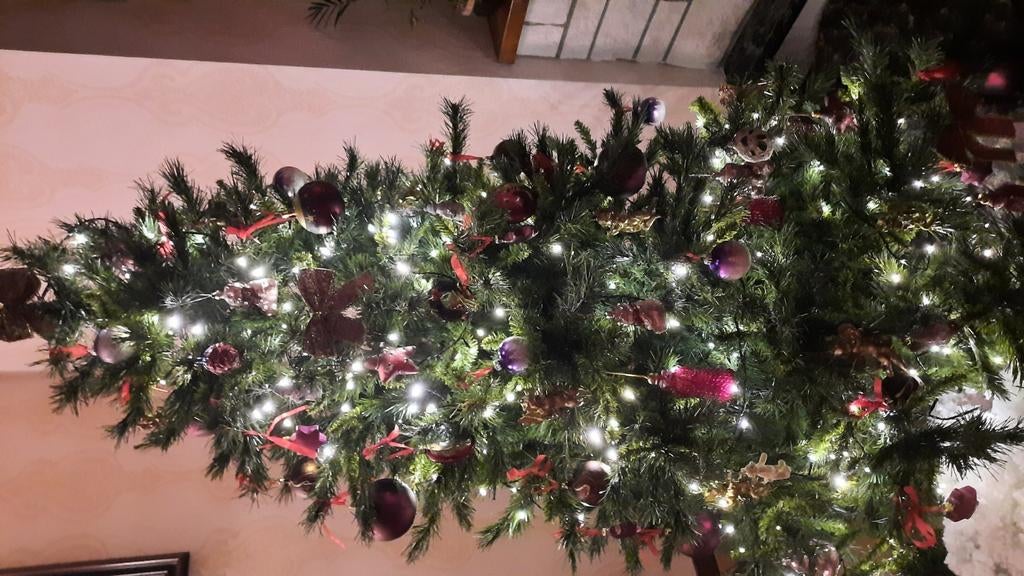 Kerstboom 1.80m kompleet en kerststal, Enlèvement, Comme neuf