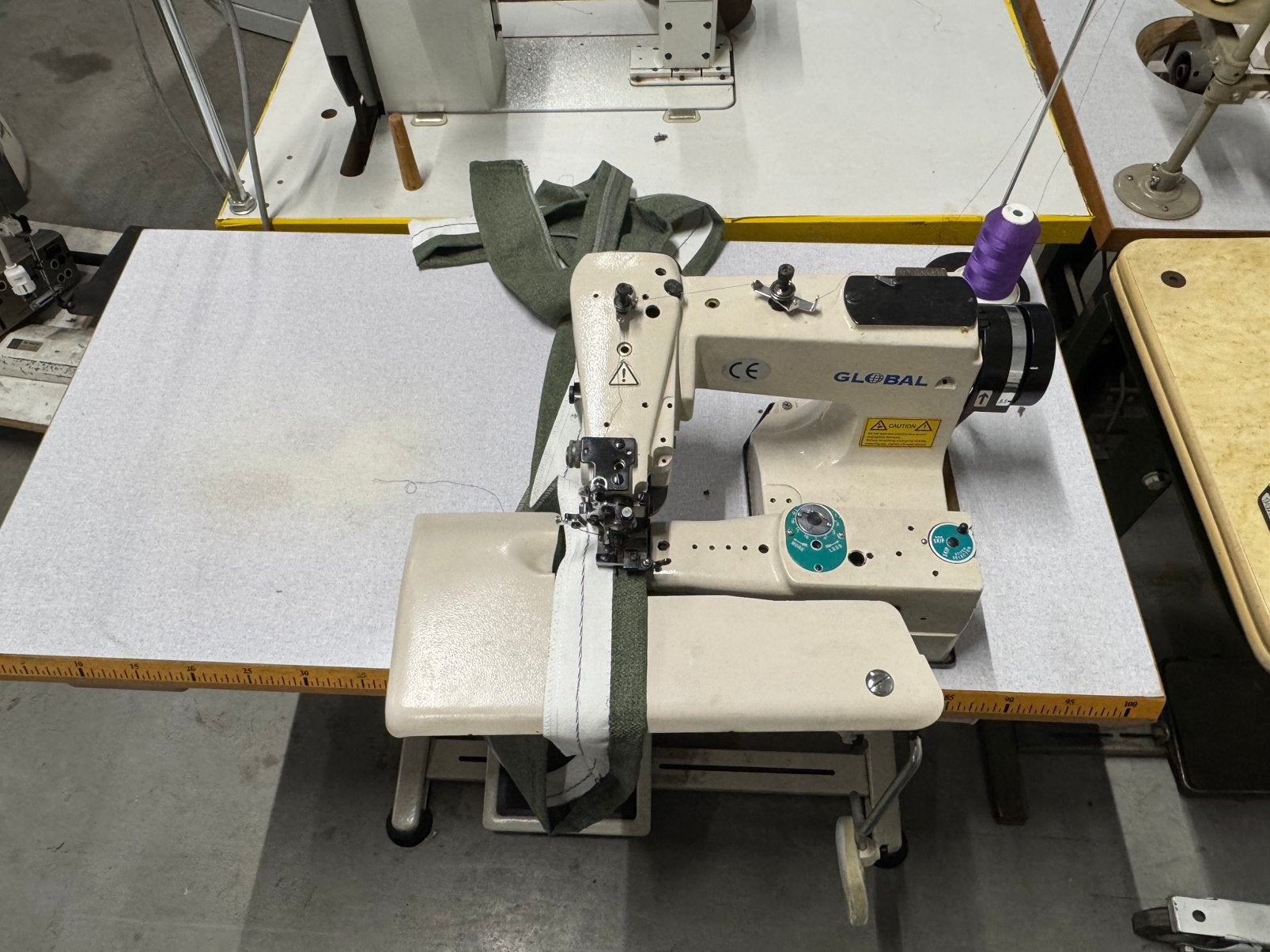 Industriele blindzoom naaimachine global nieuwe stille motor, Overige merken, Ophalen of Verzenden, Industrieel, Naaimachine