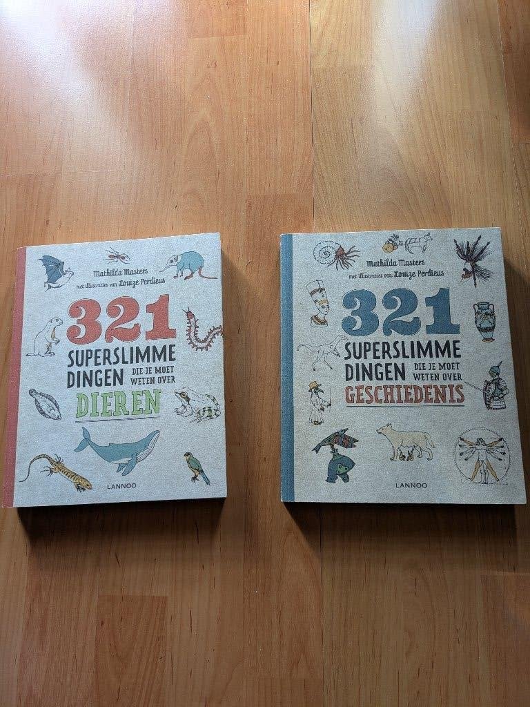 2 boeken 321 superslimme dingen die je moet weten over, Boeken, Ophalen, Non-fictie, Mathilda Masters, Zo goed als nieuw