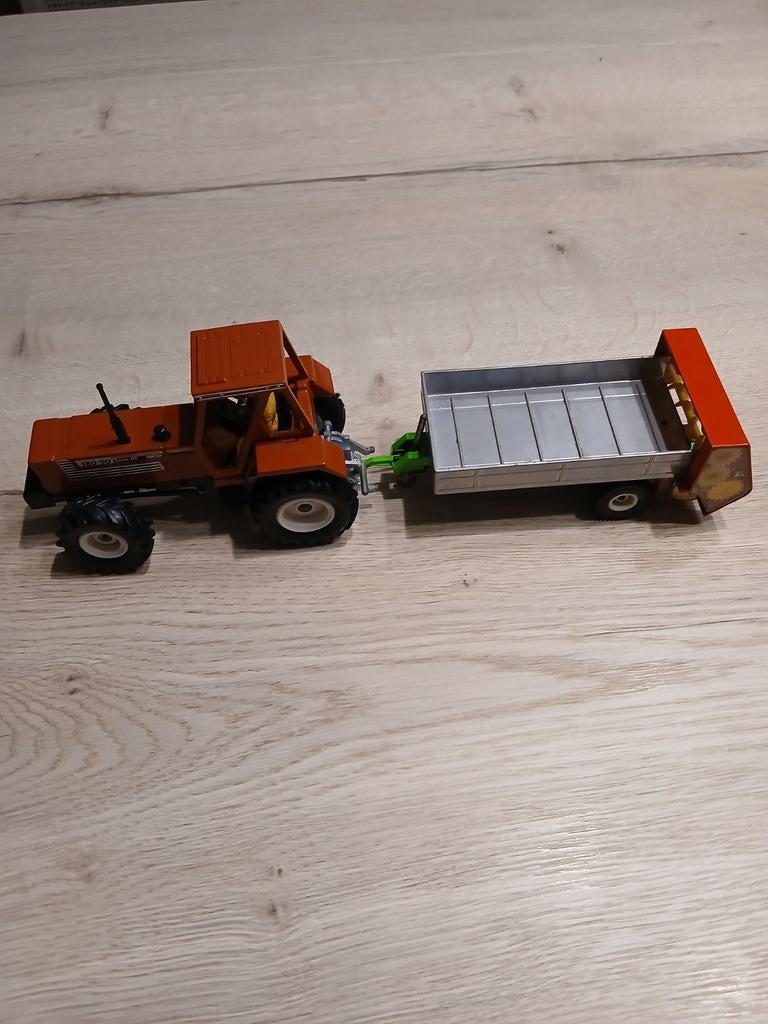 Tracteur Fiat avec épandeur de fumier SIKU, Enlèvement, Comme neuf, Tracteur et Agriculture, SIKU