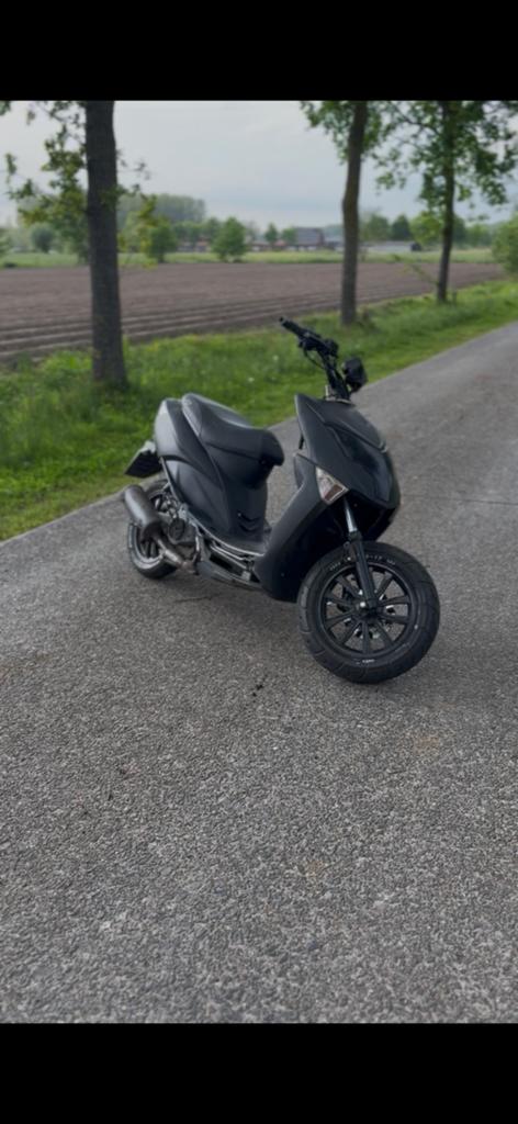 gts enzo naked, Vélos & Vélomoteurs, Vélomoteurs & Scooters bridés, Utilisé, Autres marques, Essence, Enlèvement