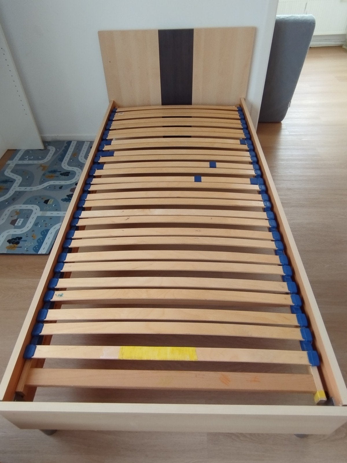 Gratis: eenpersoonsbed met lattenbodem, Ophalen, Gebruikt, 90 cm, Eenpersoons