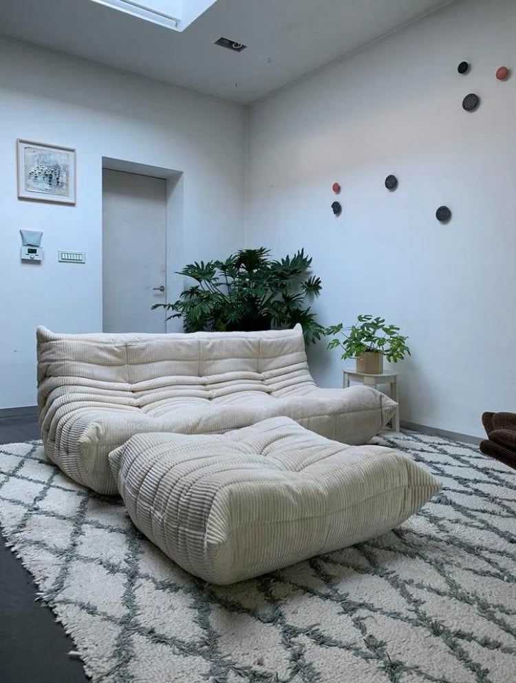 Canapé Togo 3pl et pouf en velours côtelé beige, Enlèvement ou Envoi, Ligne roset