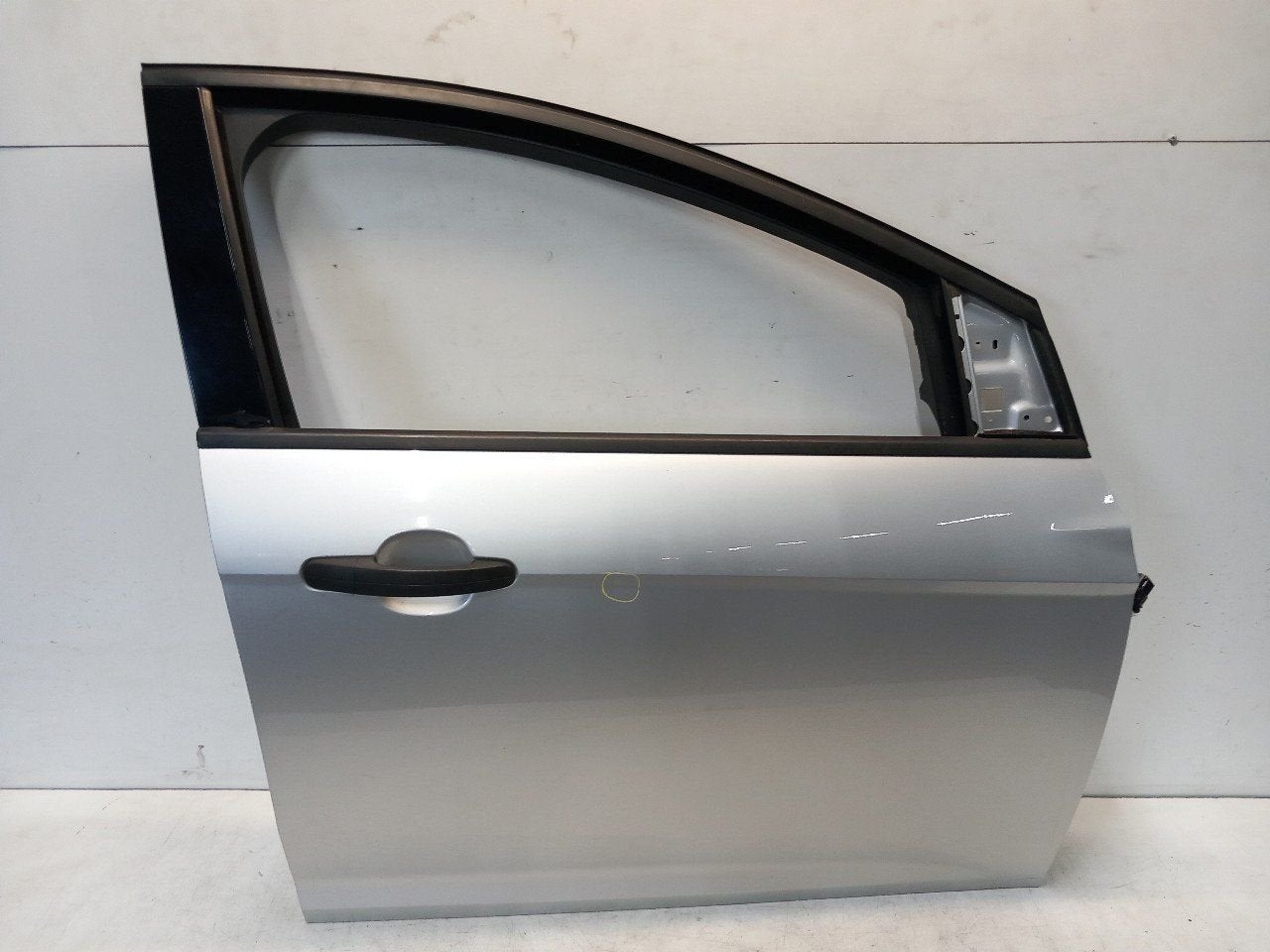 Portier rechts voor Ford Focus, Onderdelen@venauto.nl, Van der Ven Autorecycling B.V., Ettenseweg 76, 4706 PB Roosendaal, The Netherlands