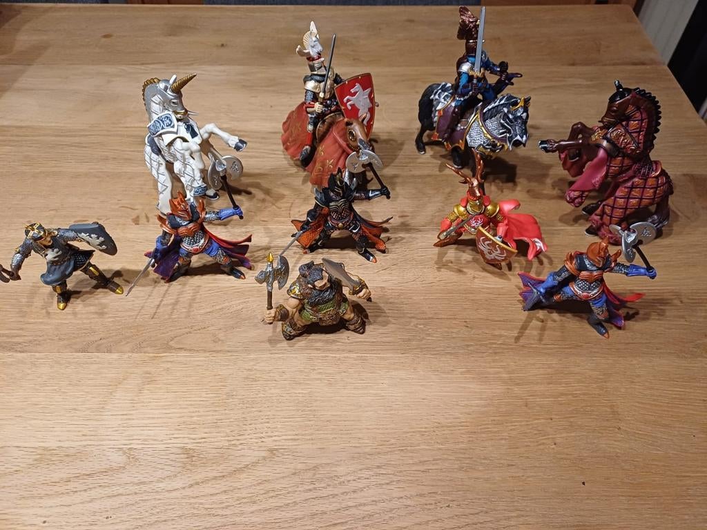 Lot ridders en paarden van Papo, Ophalen