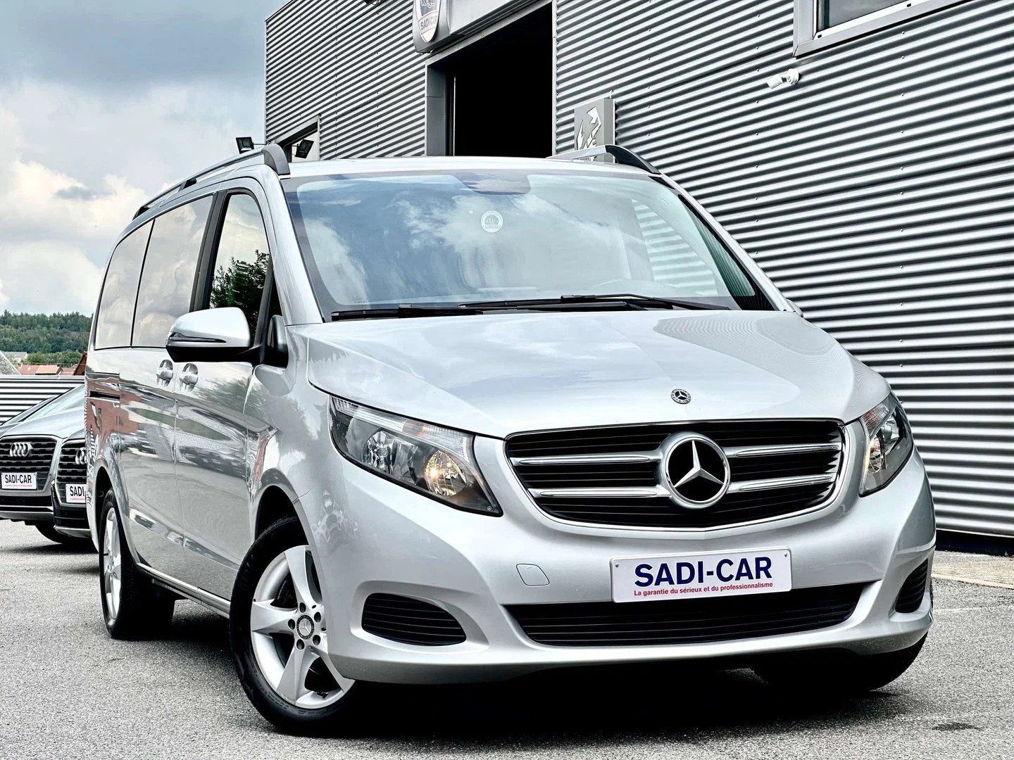Mercedes-Benz V-Class 220 d 163cv LONG - 5PL - DOUBLE CABINE, Auto's, Bestelwagens en Lichte vracht, Automaat, Stof, Gebruikt