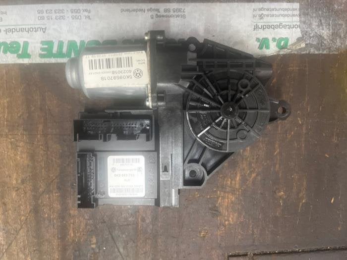 Moteur de vitre portière d'un Volkswagen Golf, Autos : Pièces & Accessoires, Volkswagen, -, 3 mois de garantie, Utilisé
