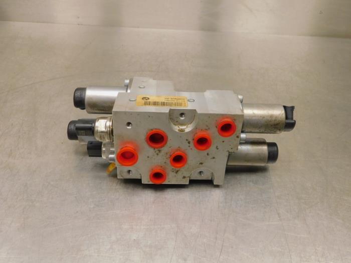 Kleppenblok hydraulisch van een BMW X6, Auto-onderdelen, Motor en Toebehoren, Gebruikt, -, -, Ophalen of Verzenden