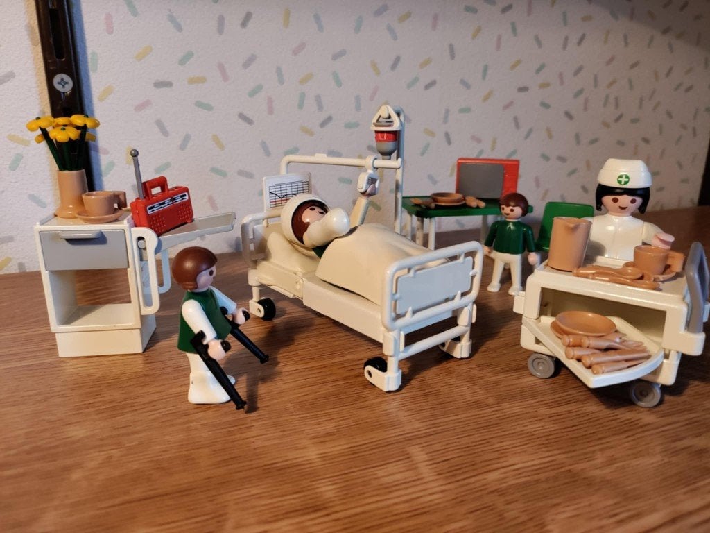 Playmobil ziekenhuiskamer + operatiekamer, Enfants & Bébés, Jouets | Playmobil, Enlèvement