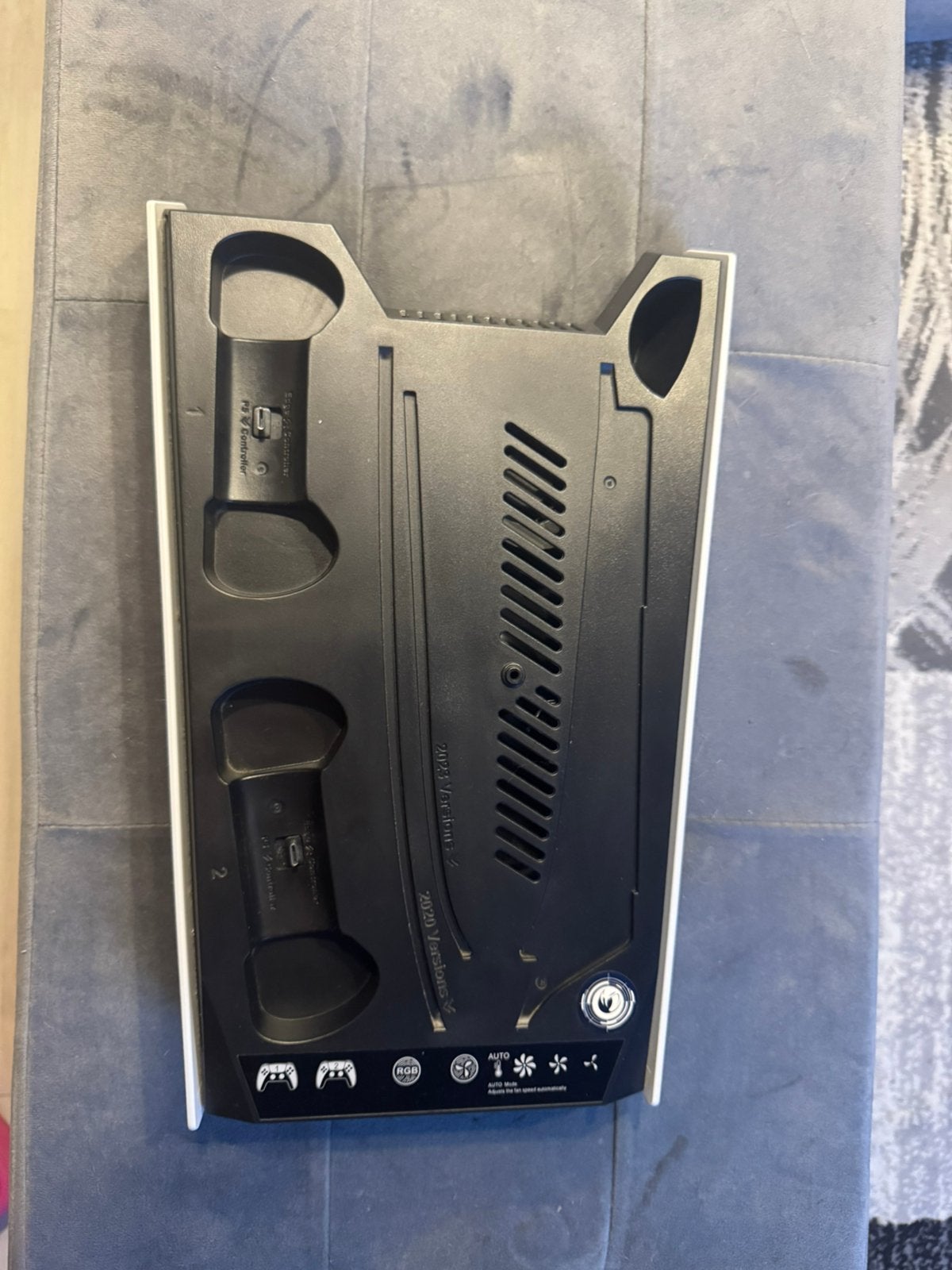 Slim oplaadstation voor Ps5 Pro/PS5 met oplaadrand, Ophalen, Zo goed als nieuw