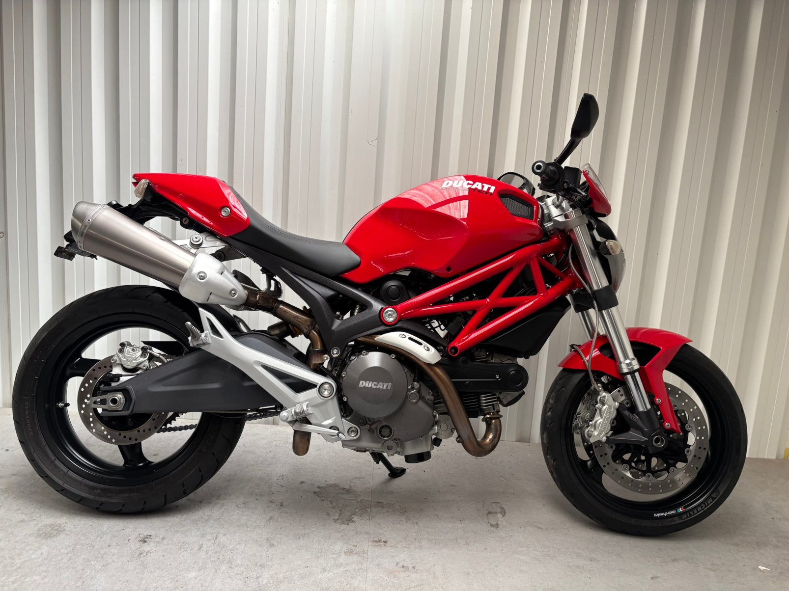 DUCATI MONSTER 696, Bedrijf