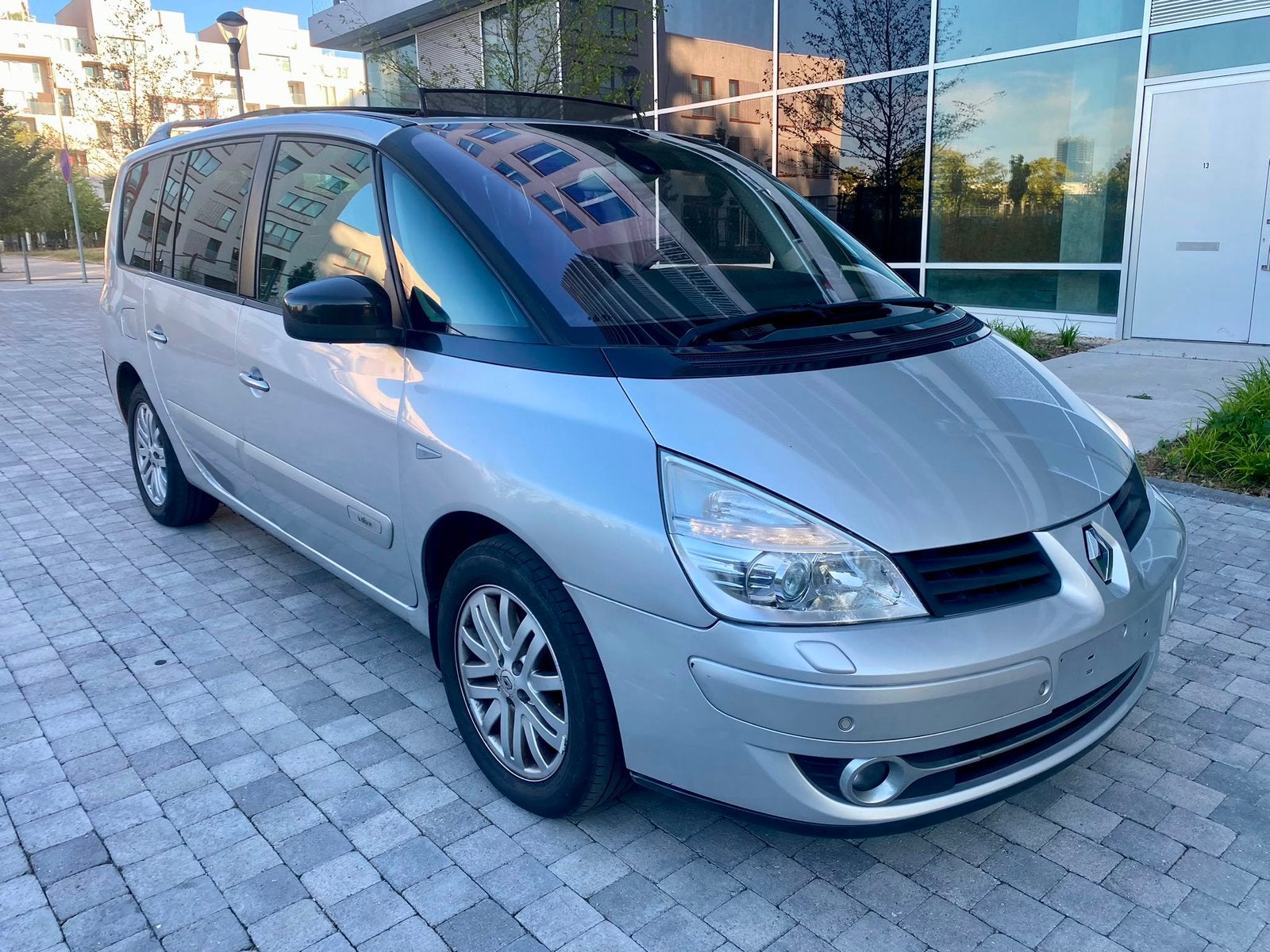 Grand Espace 2.0 DCI INITIAL PARIS Export, Auto's, Voorwielaandrijving, Monovolume, 4 cilinders, 7 zetels