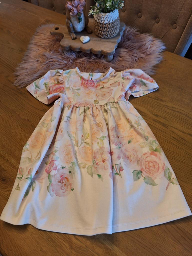 jurk met bloemenprint -feestjurkje, Kinderen en Baby's, Kinderkleding | Maat 110, Zo goed als nieuw, Meisje, Jurk of Rok, Ophalen of Verzenden