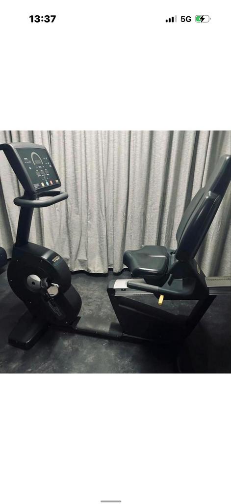 TECHNOGYM 500 SP RECUMBENT LIGFIETS, Sport en Fitness, Ophalen of Verzenden, Zo goed als nieuw