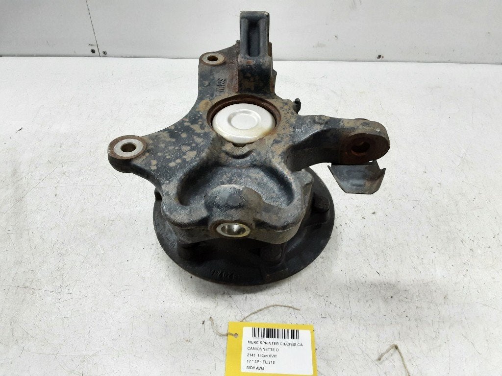 MOYEU DE ROUE AVANT GAUCHE Sprinter 3,5t (906.13 / 906.23), Mercedes-Benz, Utilisé, Dialog.mb@mercedes-benz.com, Mercedes-Benz AG