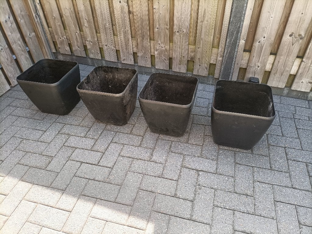Bloembakken 4 stuks - Samen: 40 euro, Ophalen, Kunststof, Gebruikt, Minder dan 60 cm