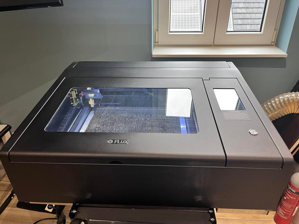 Lasersnijder Flux beambox, Ophalen