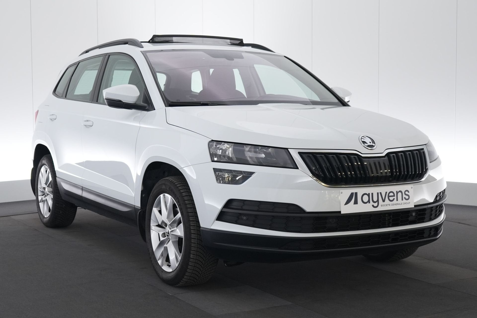 (2AWJ694) SKODA KAROQ, 144 g/km, Achat, Entreprise, Carnet d'entretien