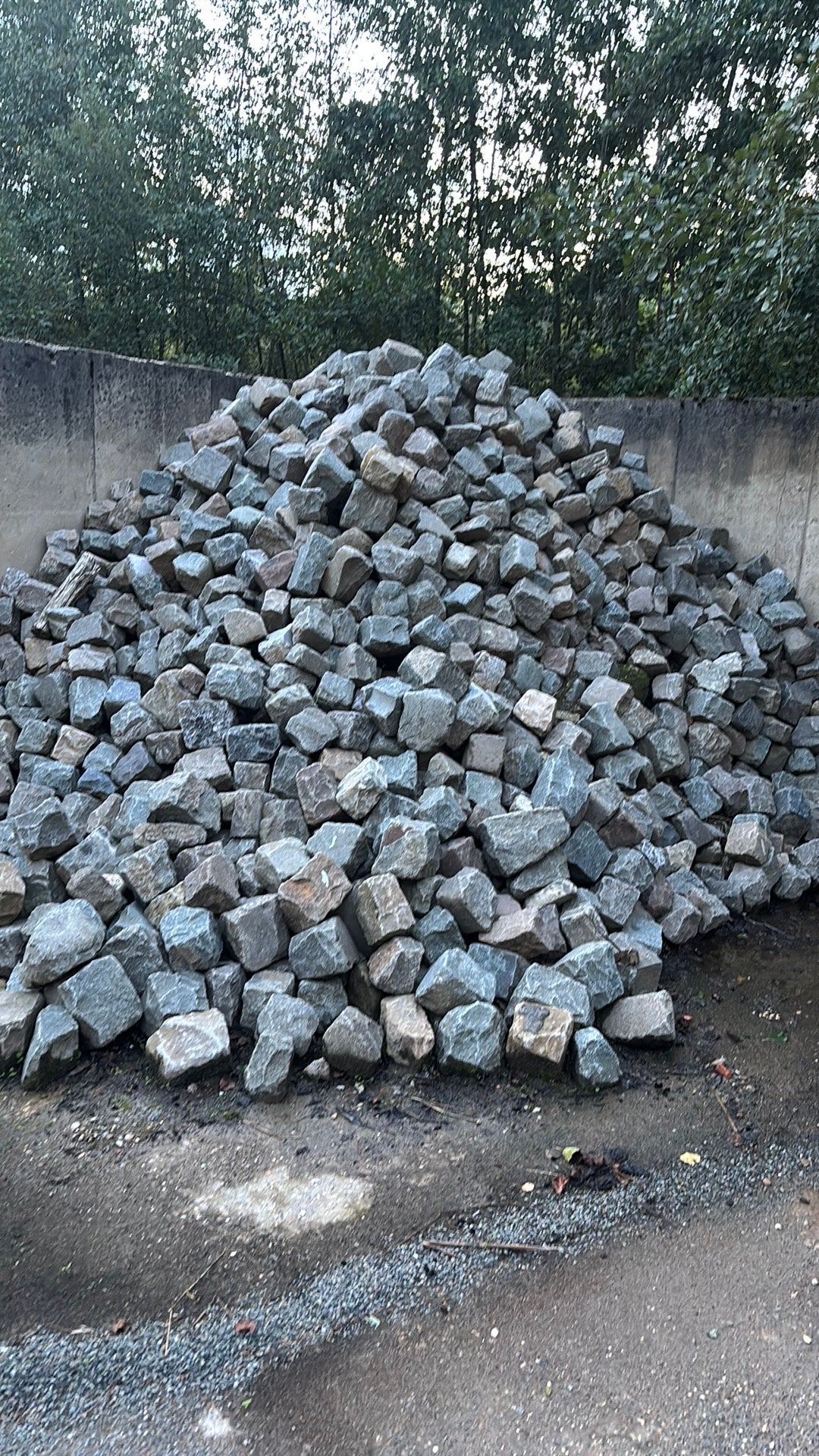 Lot boeren kasseien 60-70m2, Ophalen, Zo goed als nieuw