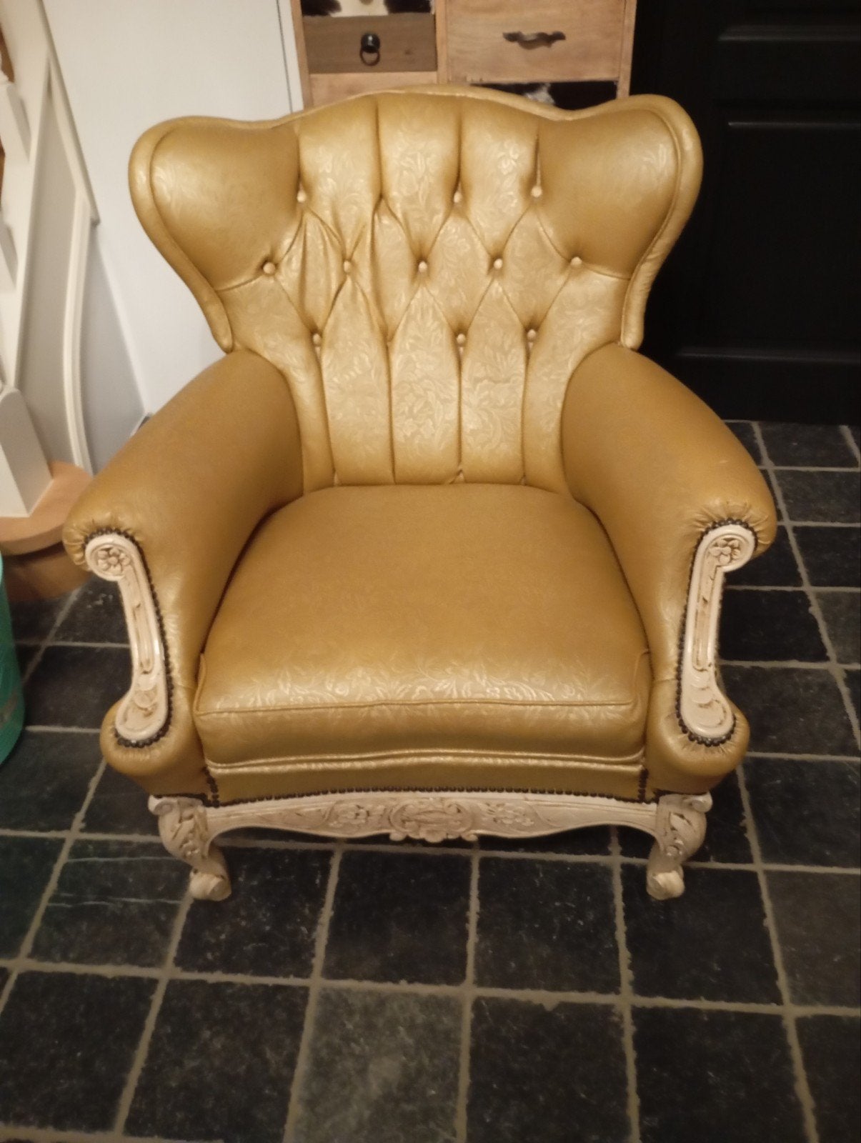 Chesterfield Eyecatcher, par exemple, pour un salon de coiff, Enlèvement