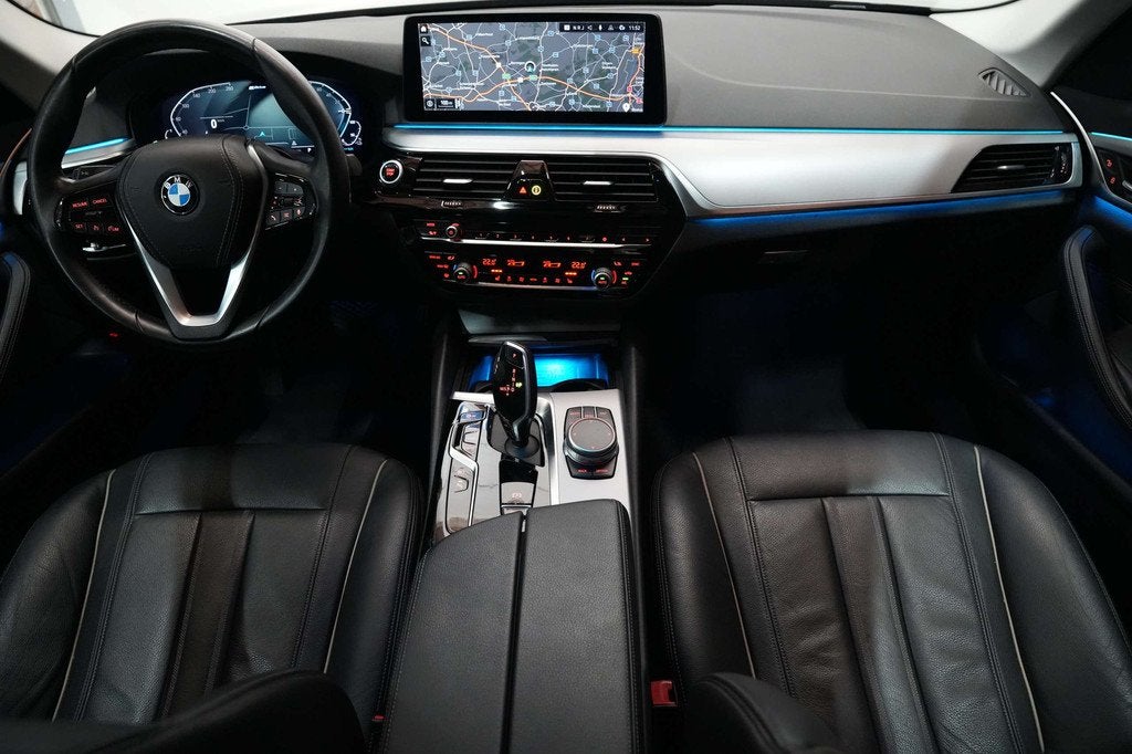 BMW 520 eA Plug in Hybride Benzine Facelift Sedan Facelift, Cuir, 32 g/km, Entreprise, Noir
