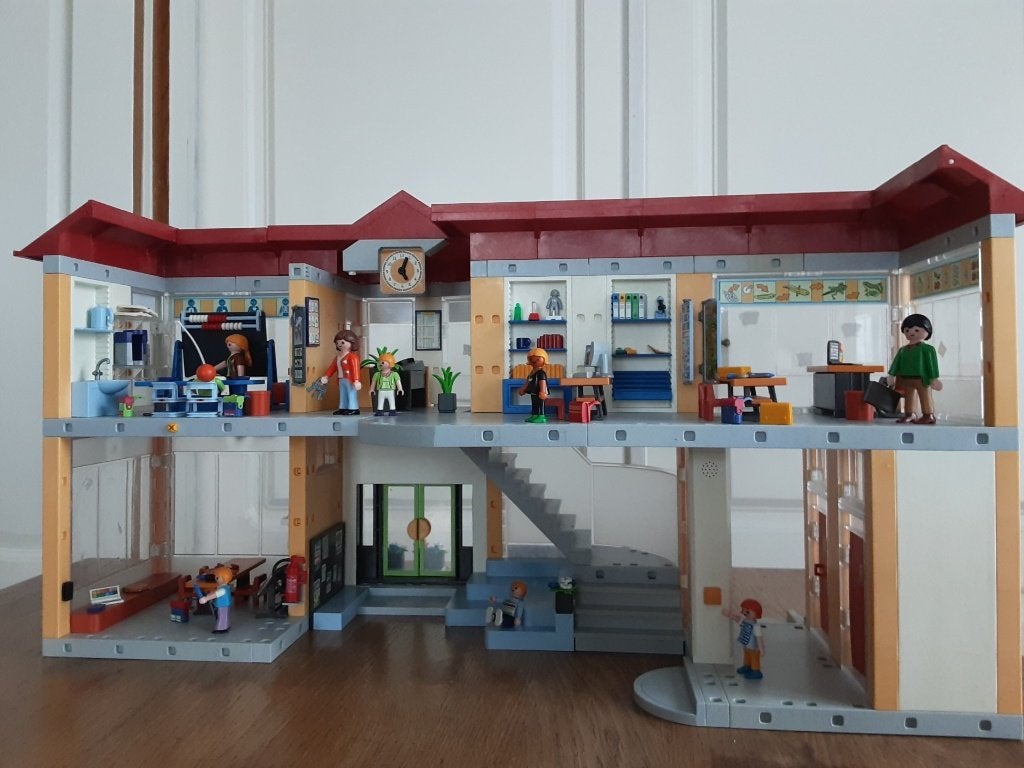 Playmobil grote ingerichte school, Kinderen en Baby's, Ophalen of Verzenden, Zo goed als nieuw, Complete set, Gebouw
