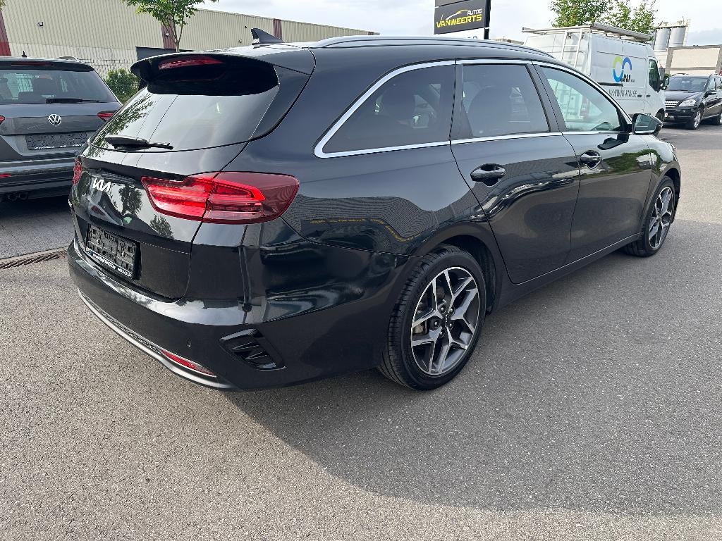 Kia Ceed SW, 1.5 benzine, 160 pk, CARPLAY / CAMERA / KEYLESS, Stof, Euro 6, 4 cilinders, Zwart