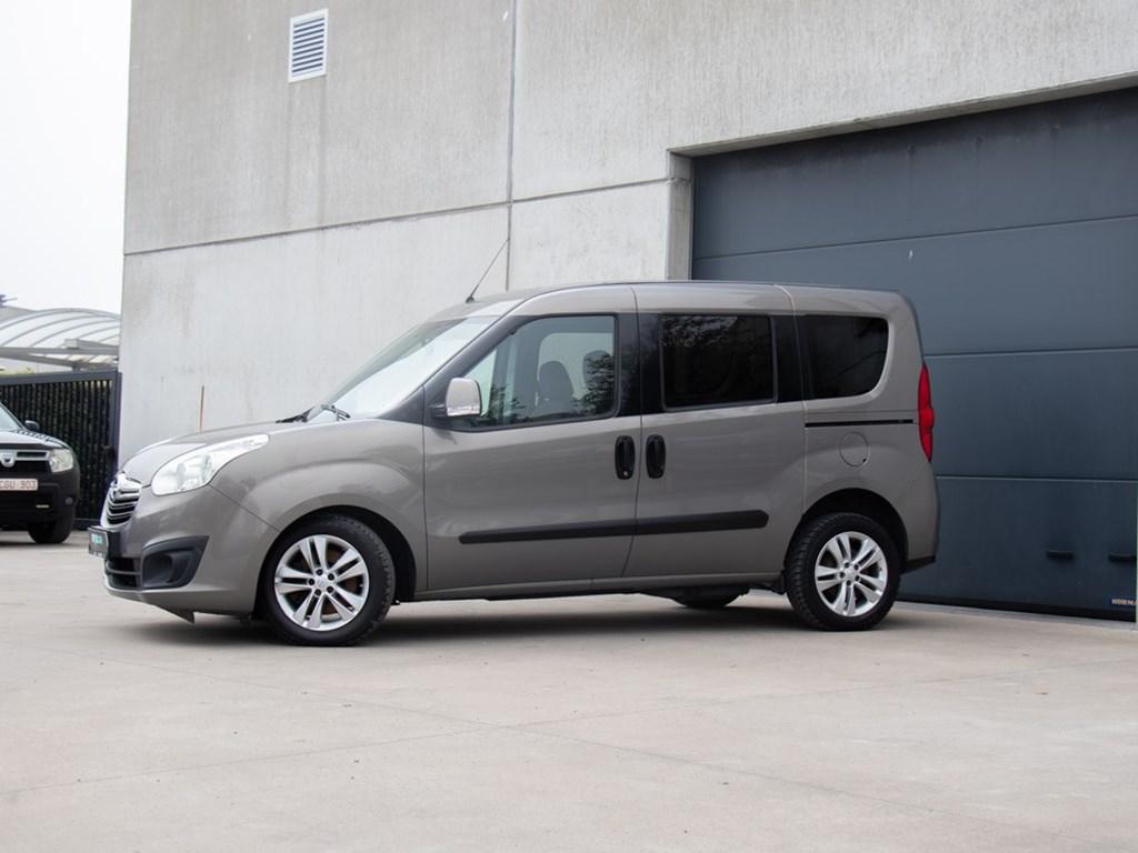 Opel Combo Life ROLSTOELWAGEN|2+1|1.6 MT6 120PK|SENSOREN|AI, Parkeersensor, Monovolume, Zwart, Bruin