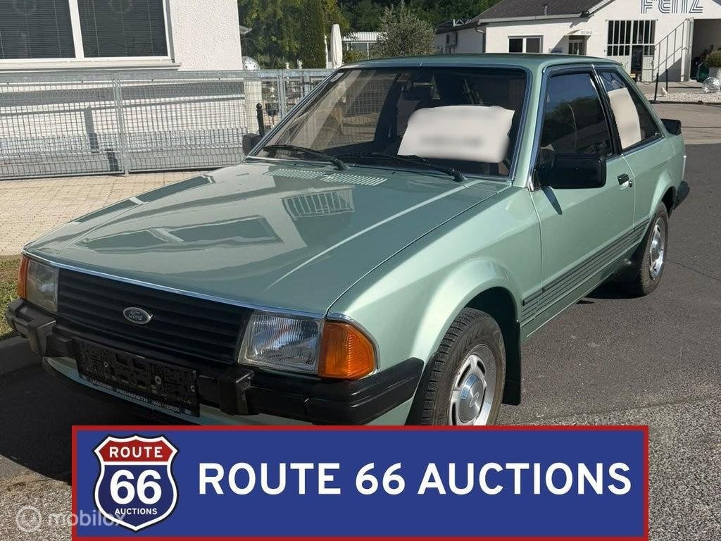 Ford Escort 1.3 Ghia | 1982 | Route 66 Auctions, Auto's, Zwart, Bedrijf, Handgeschakeld, Overige carrosserie