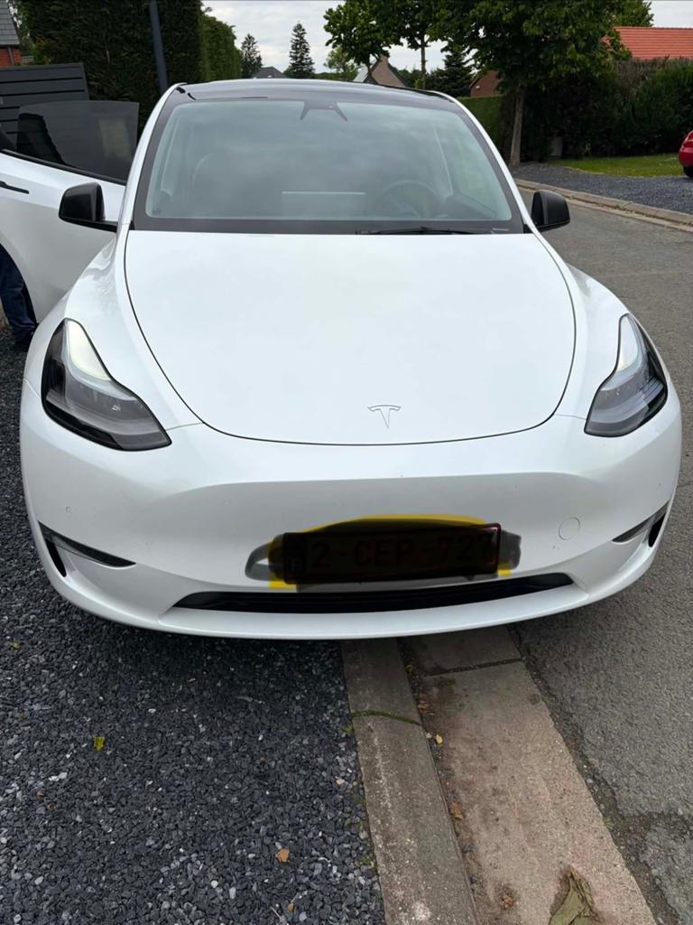 A vendre Tesla midele Y, Auto's, Tesla, Parkeersensor, Zwart, Wit, Leder